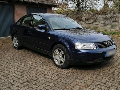 Gebraucht VW Passat 193 PS (141 kW) 1999 Blau Limousine