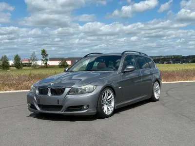 Gebraucht BMW 330 Sport Line 245 PS (180 kW) 2009 Grau Kombi