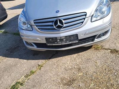 Usata Mercedes B200 140 CV (102 kW) 2006 Argento Monovolume