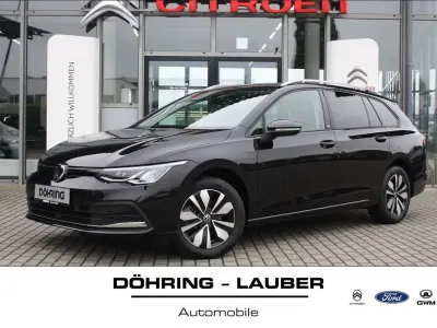 Gebraucht VW Golf VIII Move 131 PS (96 kW) 2024 Deep black perleffekt Kombi
