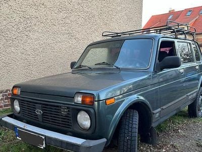 Grün Gebraucht 2011 Lada niva SUV | 6.900 € (Etwas zu teuer)
