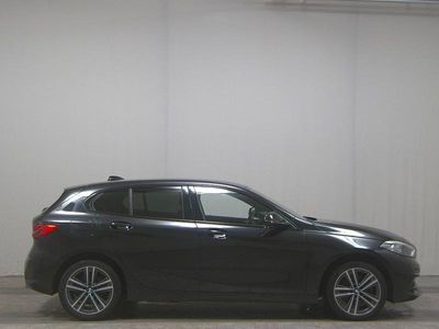 Gebraucht BMW 118 Sport Line 150 PS (110 kW) 2023 Schwarz Kleinwagen