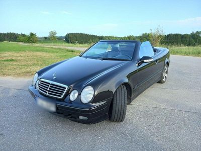 Gebraucht Mercedes CLK200 163 PS (119 kW) 2001 Schwarz metallicschwarz Cabrio