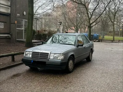 Gebraucht Mercedes E230 1988 Blau Limousine