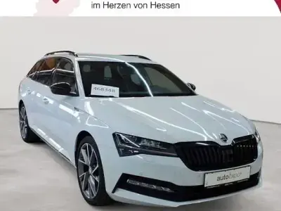 Gebraucht Skoda Superb SportLine 150 PS (110 kW) 2021 Moonweiß perleffekt Kombi