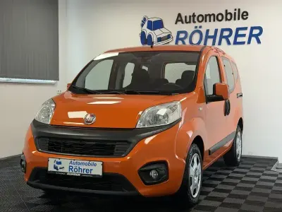 Gebraucht Fiat Qubo Lounge 95 PS (69 kW) 2019 Orange Van / Kleinbus