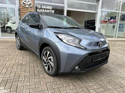 Neu Toyota Aygo X 72 PS (52 kW) 2025 1k3)/ black mica (209) (grau SUV