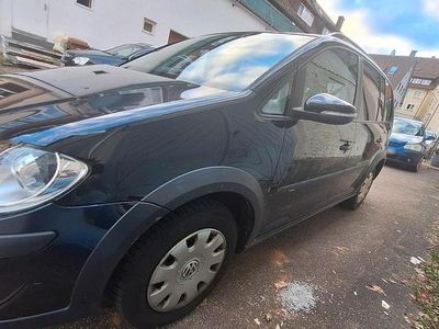 Second-hand VW Touran Cross 140 CP (102 kW) 2009 Negru Monovolum