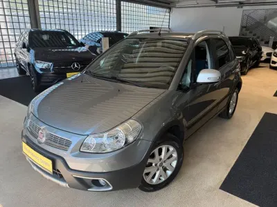 Gebraucht Fiat Sedici Easy 120 PS (88 kW) 2013 Grau SUV
