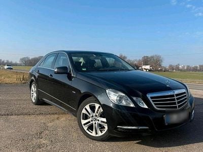 Schwarz Gebraucht 2011 Mercedes E200 Limousine | 6.750 € (Fairer Preis)