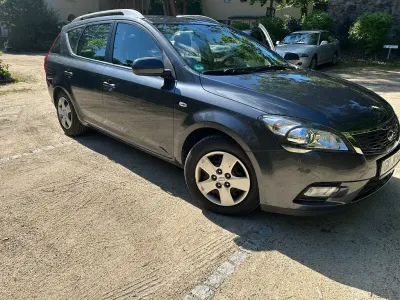 Gebraucht Kia Ceed Spirit 116 PS (85 kW) 2011 Grau Kleinwagen