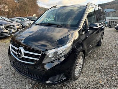 Schwarz Gebraucht 2016 Mercedes V220 Edition Van / Kleinbus | 26.990 € (Fairer Preis)