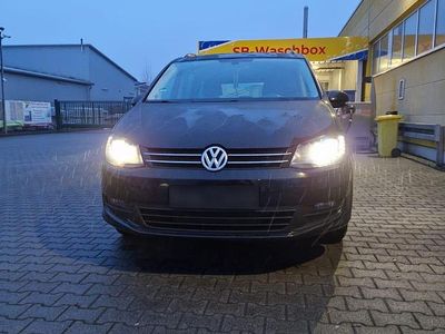 Second-hand VW Sharan 140 CP (102 kW) 2010 Negru Monovolum