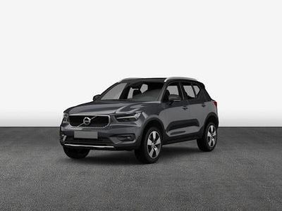 Neu Volvo XC40 Plus 163 PS (119 kW) 2026 Grau SUV