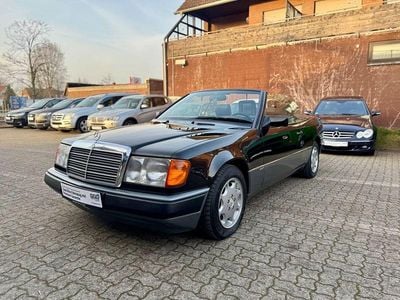 Usata Mercedes E300 Sportline 220 CV (161 kW) 1992 Nero Cabrio