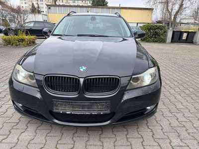 Gebraucht BMW 318 143 PS (105 kW) 2009 Schwarz Kombi