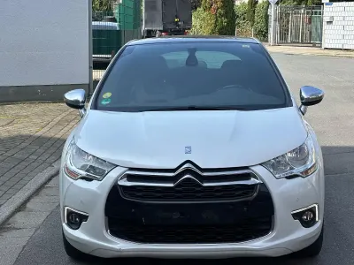 Gebraucht Citroën DS4 Urban Show 114 PS (83 kW) 2015 Weiß Kleinwagen