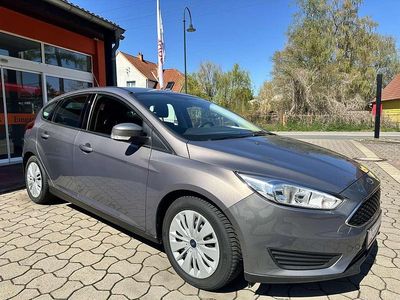 Gebraucht Ford Focus Trend 101 PS (74 kW) 2015 Brisbane braun Limousine
