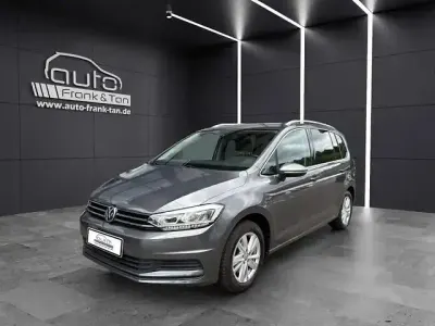 Gebraucht VW Touran Comfortline 150 PS (110 kW) 2020 Grau Van / Kleinbus