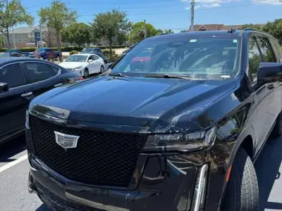 Gebraucht Cadillac Escalade 284 PS (208 kW) 2021 Schwarz SUV