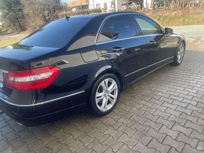 Gebraucht Mercedes E300 Avantgarde 204 PS (150 kW) 2010 Schwarz Limousine