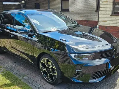Gebraucht Opel Astra Ultimate 131 PS (96 kW) 2024 Schwarz Kleinwagen