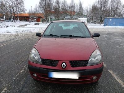 Rot Gebraucht 2003 Renault Clio Coupé | 1.950 € (Fairer Preis)