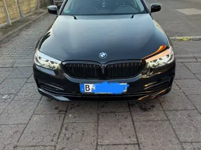 Gebraucht BMW 520 Sport Line 190 PS (139 kW) 2018 Schwarz Limousine