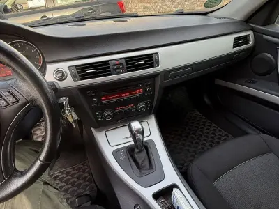Gebraucht BMW 325 Sport Line 218 PS (160 kW) 2008 Schwarz Coupé