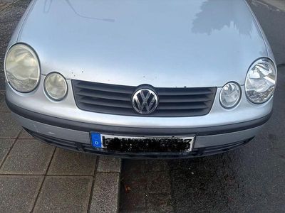 Silber Gebraucht 2003 VW Polo Basis Limousine | 4.999 € (Teuer)