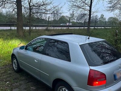 Usata Audi A3 103 CV (75 kW) 2000 Argento Utilitaria