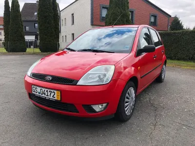 Używany Ford Fiesta 80 KM (58 kW) 2002 Czerwony Hatchback
