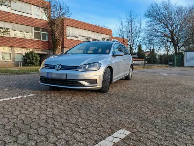Gebraucht VW Golf VII Comfortline 110 PS (80 kW) 2018 Grau Kombi