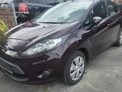Gebraucht Ford Fiesta Trend 82 PS (60 kW) 2011 Braun Kleinwagen