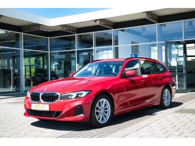 Usata BMW 318 150 CV (110 kW) 2023 Rosso Station wagon