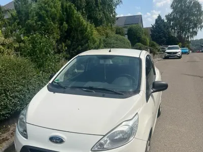 Gebraucht Ford Ka 69 PS (50 kW) 2011 Weiß Kleinwagen