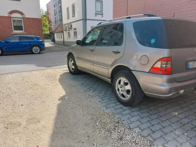 Gebraucht Mercedes ML350 235 PS (172 kW) 2004 Gold SUV