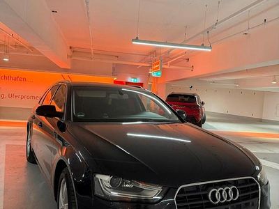 Gebraucht Audi A4 143 PS (105 kW) 2012 Schwarz Kombi