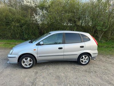 Second-hand Nissan Almera 85 CP (62 kW) 2005 Argintiu Berlinǎ