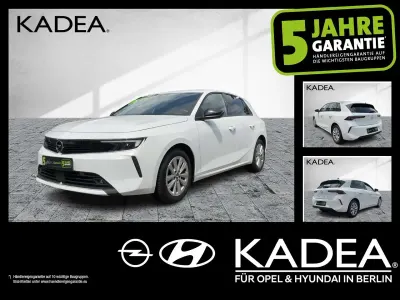 Gebraucht Opel Astra Enjoy 110 PS (80 kW) 2023 Jade weiss/arktis weiss Kleinwagen