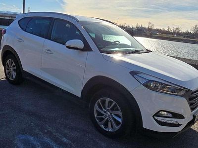 Weiß Gebraucht 2016 Hyundai Tucson Intro Edition SUV | 13.100 € (Fairer Preis)