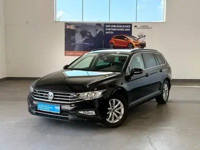 Gebraucht VW Passat 150 PS (110 kW) 2023 Schwarz Kombi