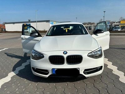 Gebraucht BMW 116 Sport Line 136 PS (100 kW) 2014 Weiß Kleinwagen