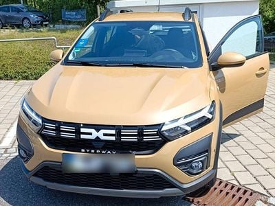 Gebraucht Dacia Sandero Expression 101 PS (74 kW) 2024 Beige Limousine