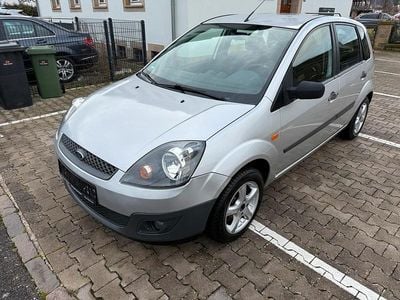 Gebraucht Ford Fiesta 60 PS (44 kW) 2006 Silber Kleinwagen