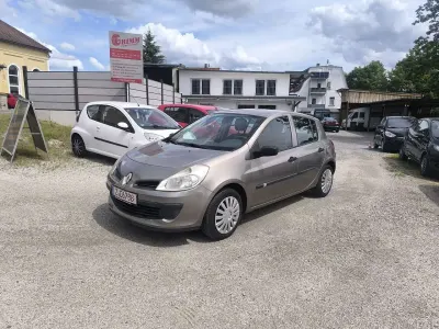 Gebraucht Renault Clio II Authentique 75 PS (55 kW) 2008 Stone Kleinwagen