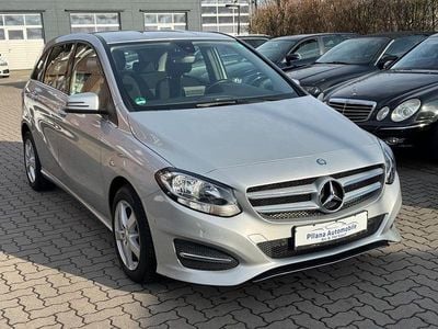Gebraucht Mercedes B180 109 PS (80 kW) 2015 Silber Van / Kleinbus