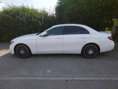 Weiß Gebraucht 2016 Mercedes E220 Avantgarde Limousine | 26.300 € (Teuer)