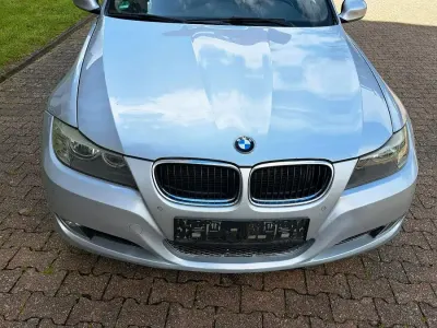 Gebraucht BMW 320 184 PS (135 kW) 2010 Silber Kombi