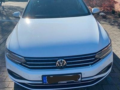 Gebraucht VW Passat Elegance 150 PS (110 kW) 2021 Weiß Limousine